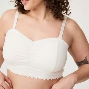 Sz 2 Cloud Dancer Torrid Lightly Lined 4-way Stretch Lace Bandeau